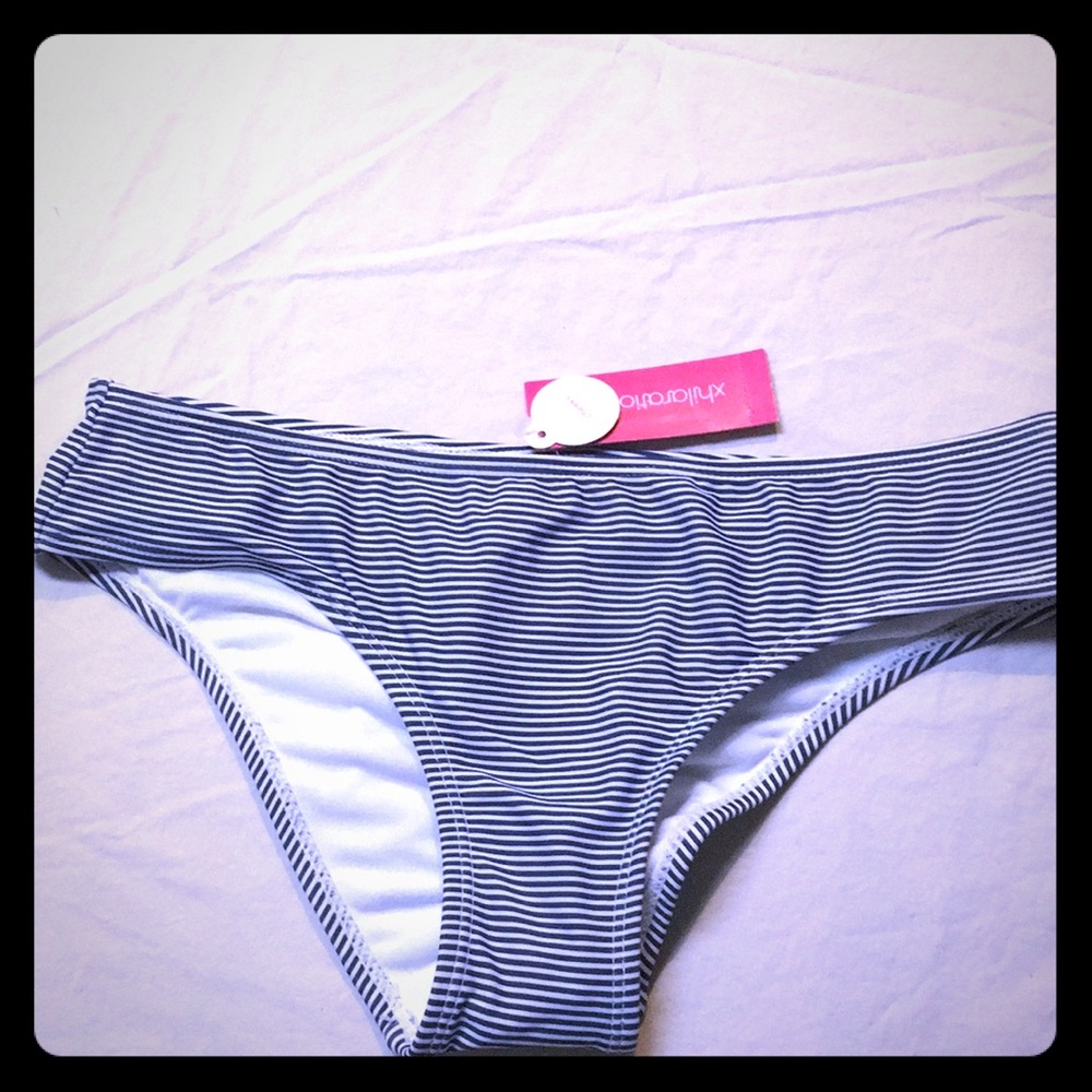 Navy blue and white striped bikini bottom. Size M